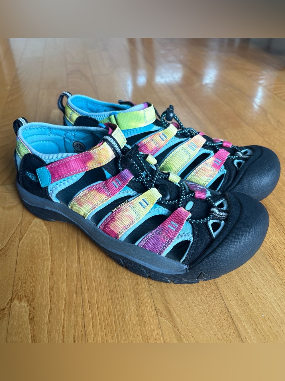 KEEN Newport H2 Tie-dye Sandals Colorful Rainbow Youth Kids Sz 7 Hiking Shoes